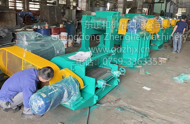 廣東正和機(jī)械橡膠機(jī)械生產(chǎn)車間